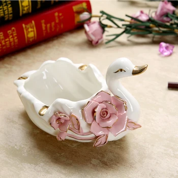 

European Ceramic Swan ashtray Personality Fashion Ash Tray Lovely smoking tray Home decoration Gift Outdoor Indoor ashtrays