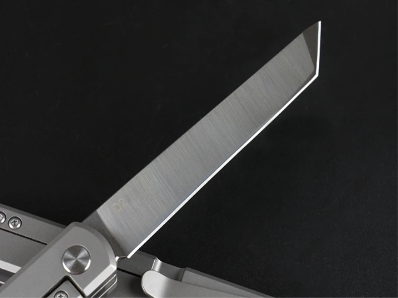 folding blade knife commander flipper D2 blade titanium + carbon fiber handle tactical pocket knives outdoor camping EDC tools folding blade knife commander flipper D2 blade titanium + carbon fiber handle tactical pocket knives outdoor camping EDC tools
