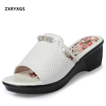 

2019 Summer New Fashion Rhinestone Women Sandals Hollow Breathable Women Slipper Large Size Platform Wedges Women Shoes Sandals