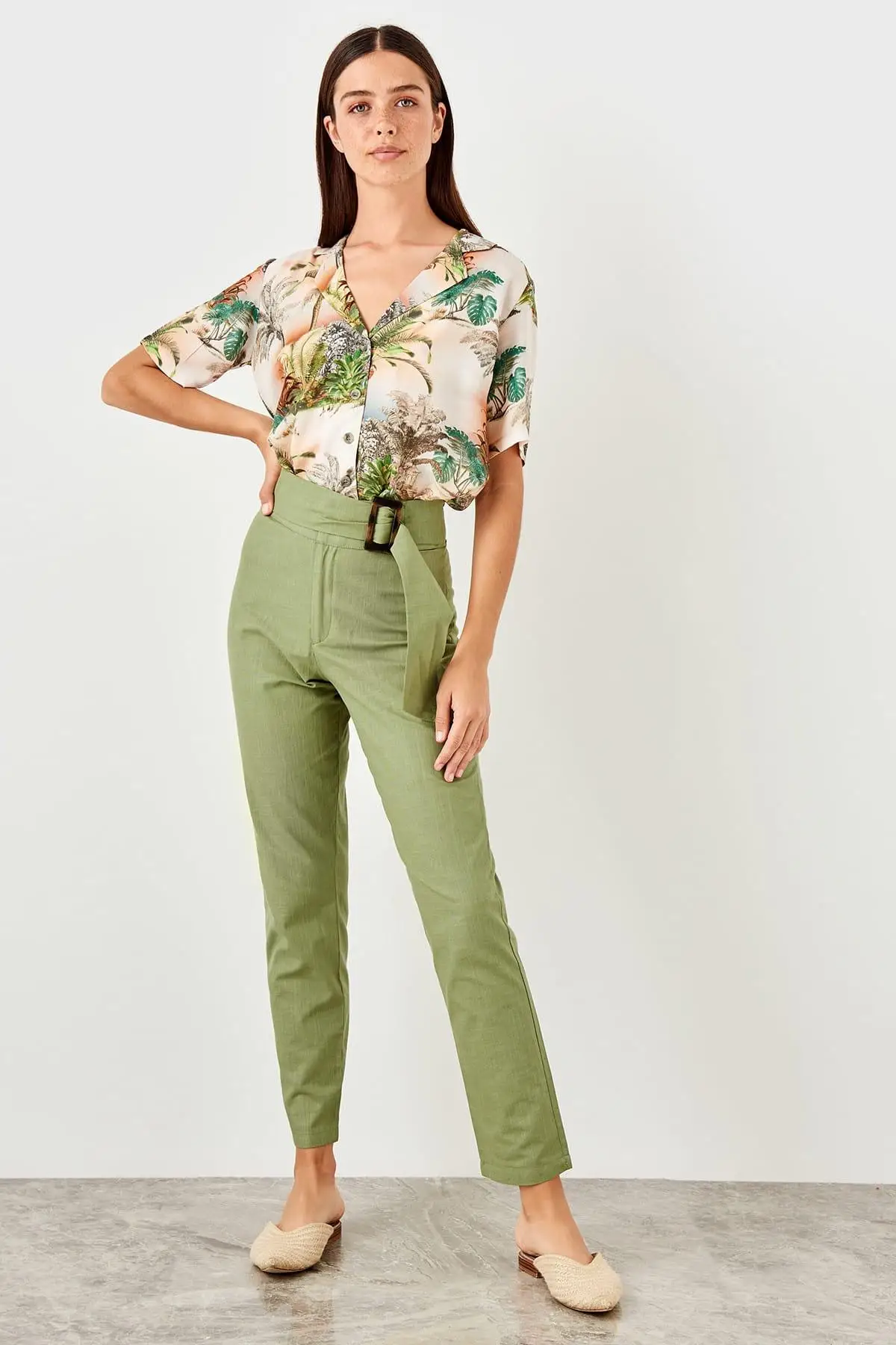 Trendyol Khaki Belt Detaylı Pants TWOSS19IE0113