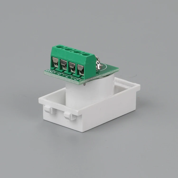 XLR free solder slot pic 3