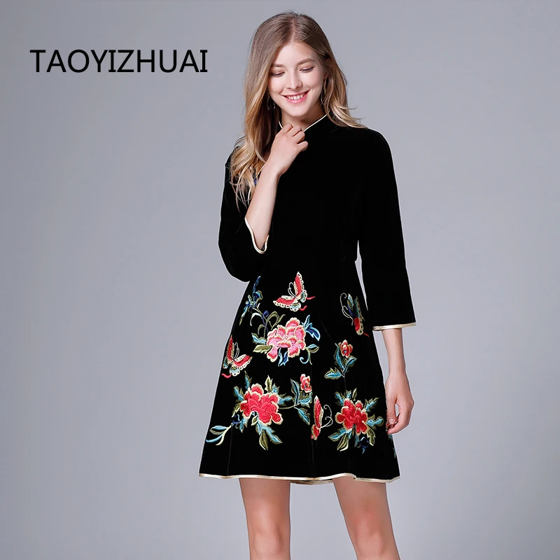 

TAOYIZHUAI 2019 New Arrival Autumn Chinese Style Complex Flower Emboridery Plus Size Zipper Fly A-Line Black Dress Women 14268