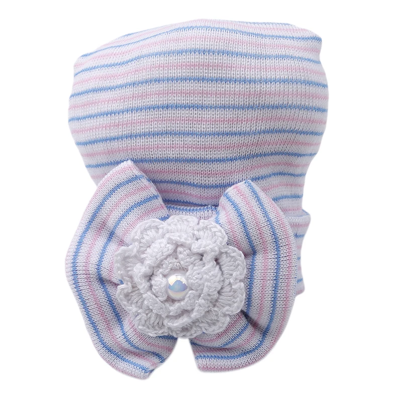 Вязанная крючком Милая шапочка для новорожденных, шапки для маленьких мальчиков и девочек, удобная Больничная Шапочка с бантом для маленьких девочек, лыжная шапочка в полоску для малышей от 0 до 3 месяцев