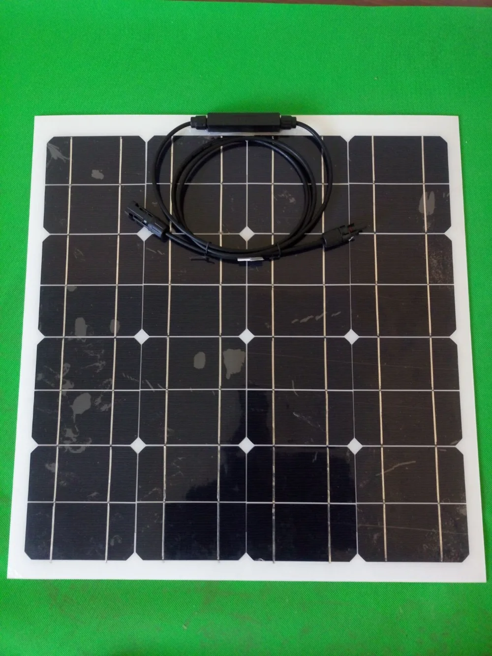 

New 50w semi-flexible solar panel, power generation effect, the price is cheap