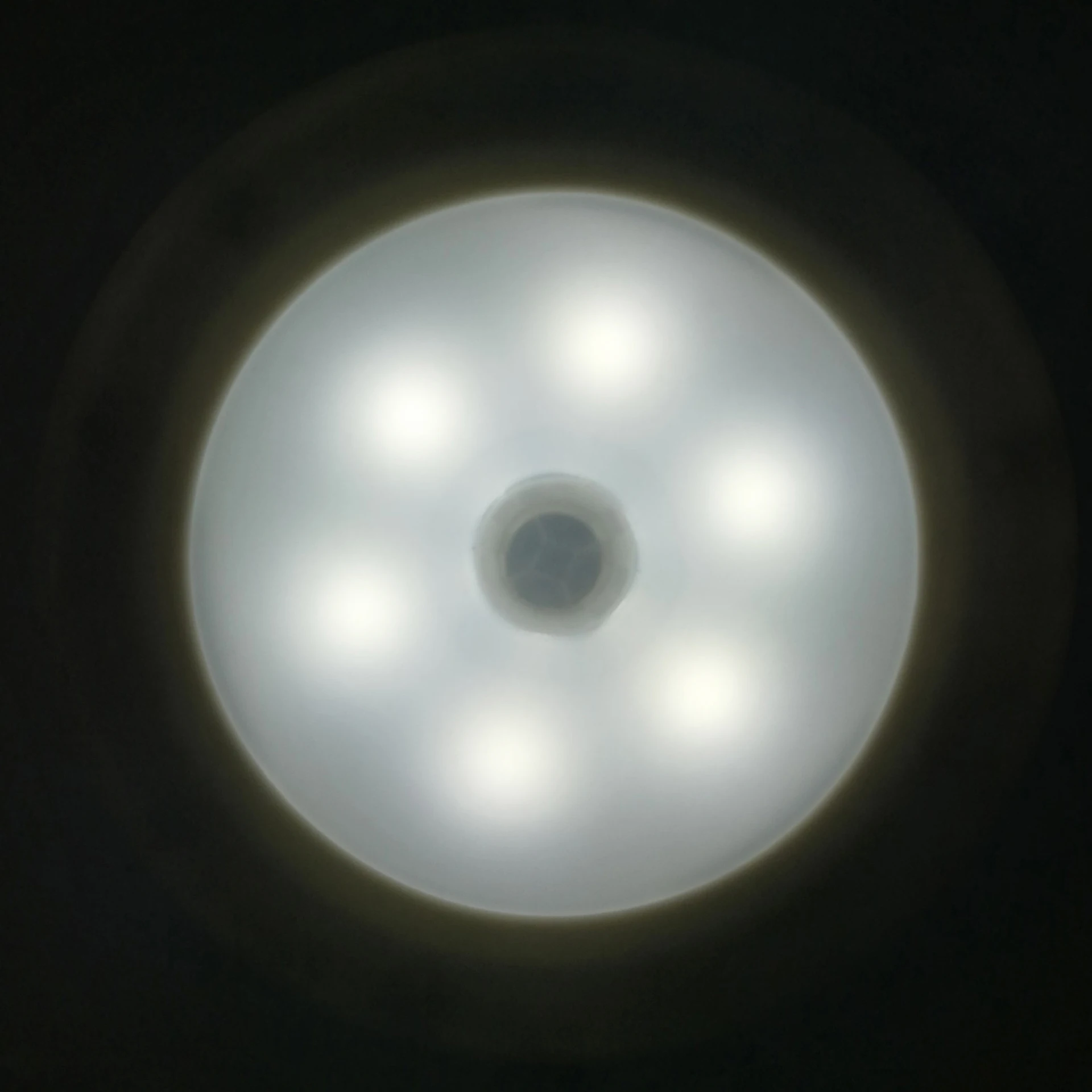 Downlights energia Feature : With Magnets And Double-sided Adhesive