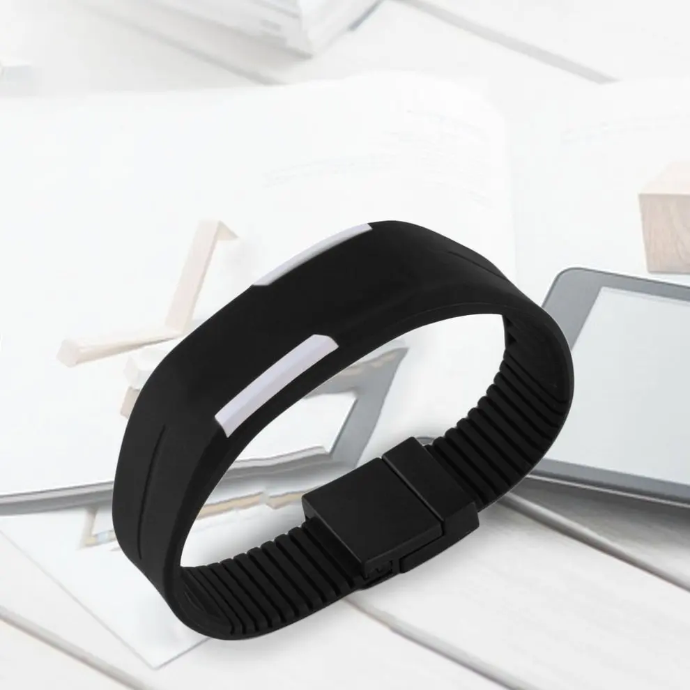 8 Pcs Modis Uniseks Pria Wanita Nyaman Silikon Gelang Olahraga Jam LED Digital Jam Tangan dengan