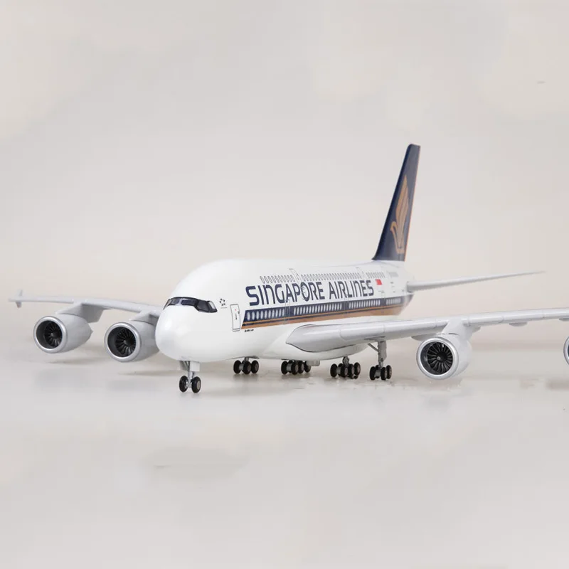 1: 160 самолет Airbus A380 Сингапур Авиакомпания Модель W свет и колесо литье под