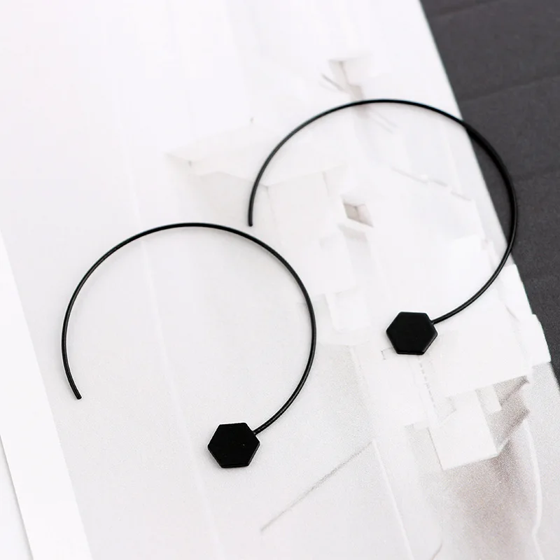 YUKAM креативные большие простые черные креольские серьги-кольца Перфорированный Круглый Серьги Висячие шестигранные серьги для женщин ювелирные изделия для ушей