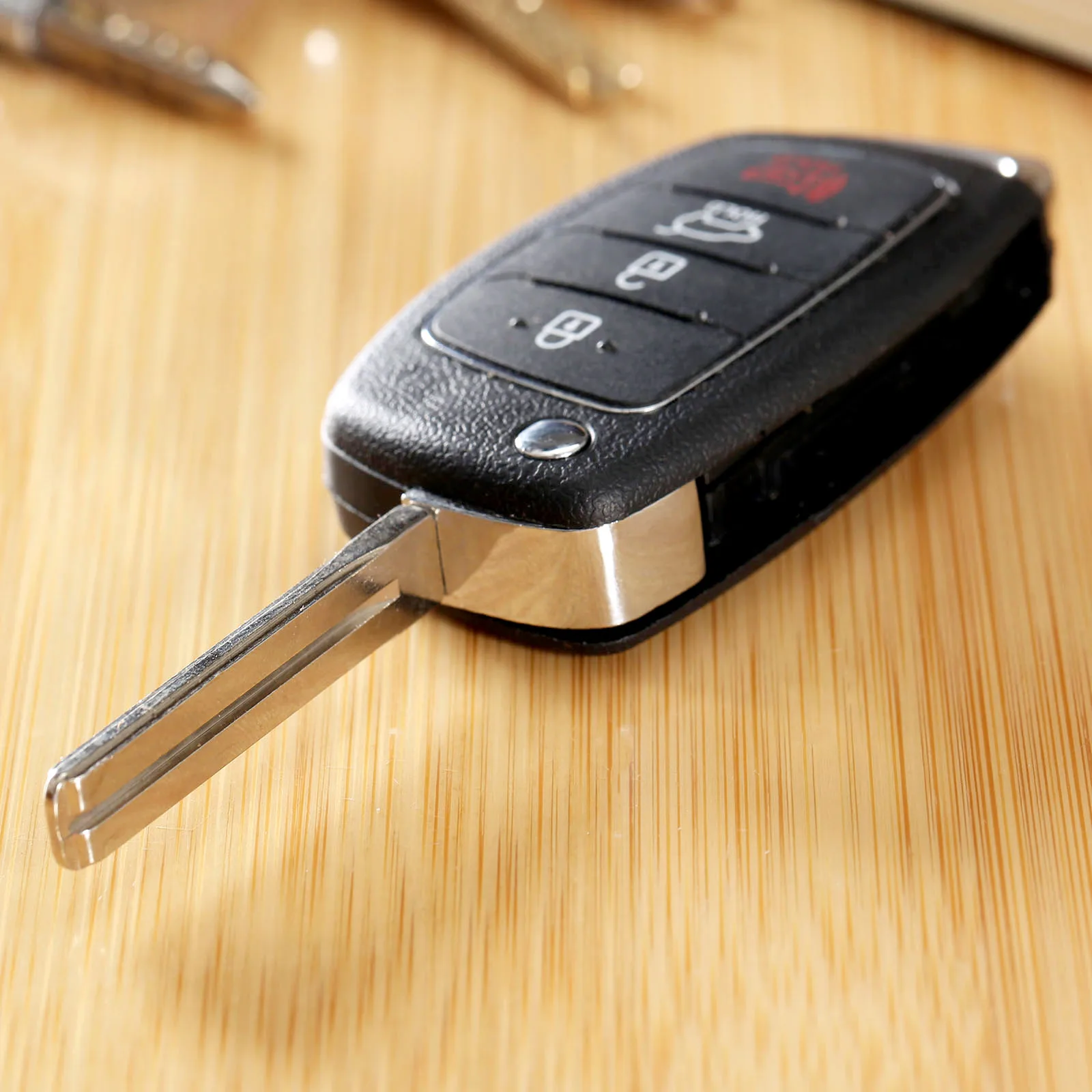 

Car Flip Key Shell Remote Key Fob Case for HYUNDAI ix45 Santa Fe Folding Key Case Auto Replacement Part Keyless Entry Fob Cover