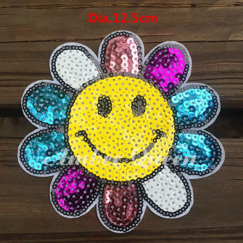 

Iron-on100% Embroidery Flower Sequined Patch DIY Manual Floral Colorful Sunflower Patches Happiness Smile T-Shirt Decoration