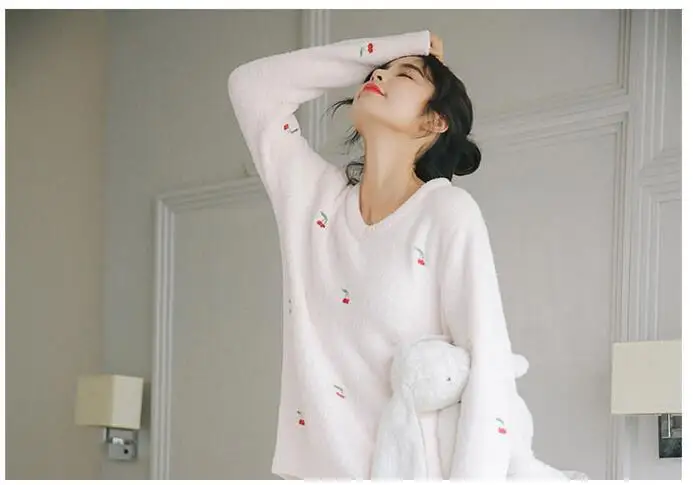 New Super Sweet Japanese Soft Downy Suit Thicken Women's Winter Cute Cherry Embroidery Soft Flannel Warm Pajamas Sleepwear Set