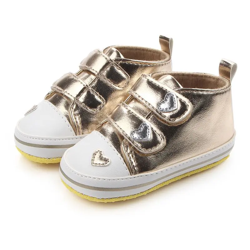 Детская обувь для малышей новорожденных обувь для девочек Классическая обувь для мальчика в форме сердца из искусственной кожи, для тех, кто только начинает ходить, для тенниса со шнуровкой - Цвет: Золотой