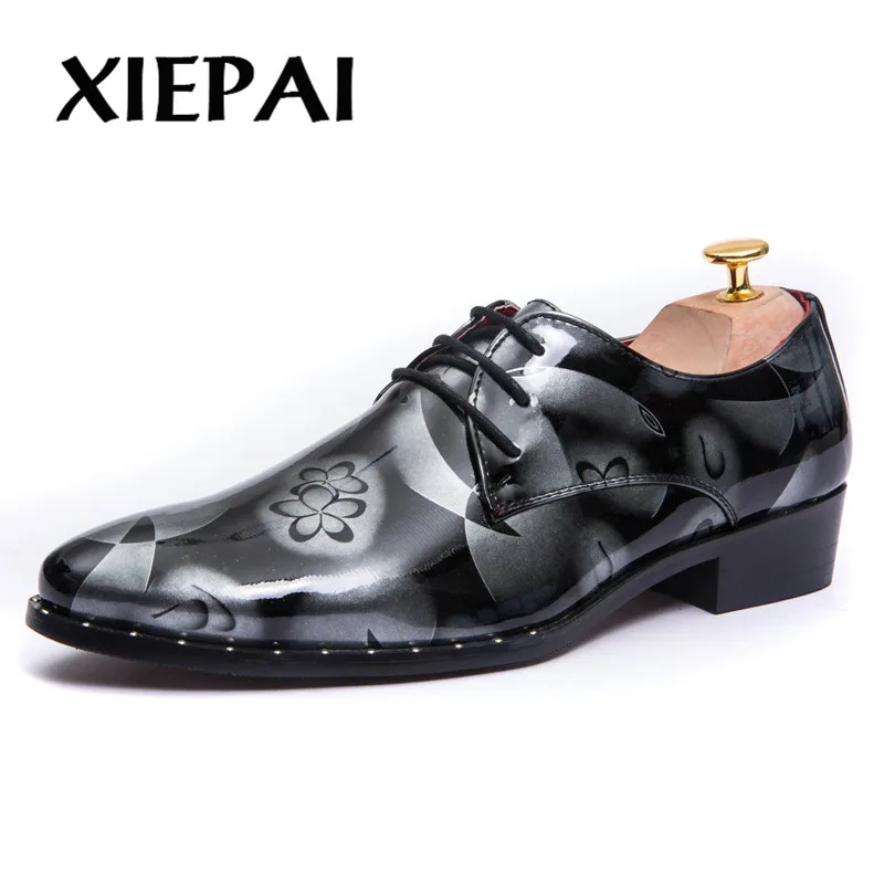 

2019 Business Wedding Men Dress Shoes Brand Fashion Formal Oxfords Flower Print Pointed Toe Patent Leather Shoes Size 38-43