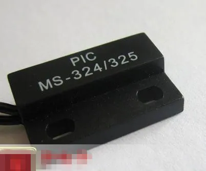 

Free Shipping! 10pc PIC 324/235 normally open Magnetron switch reed switch plastic package with mounting hole