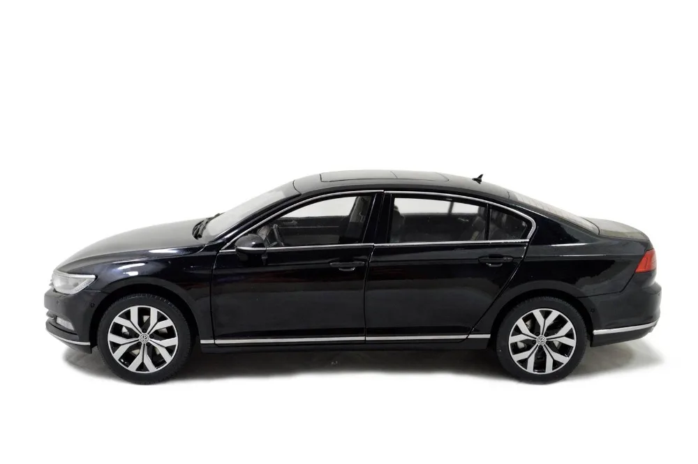 Модель Paudi 1/18 1:18 Масштаб VW Magotan(Passat B8) черный литой модельный автомобиль игрушка, модель автомобиля двери открытые