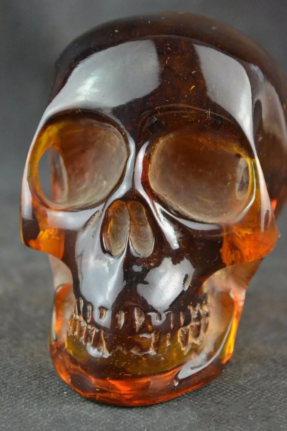 

High 11 CM!!! Art Collection Chinese Hand carved Old artificial amber resin skull statue,Exquisite Home Decoration Craft