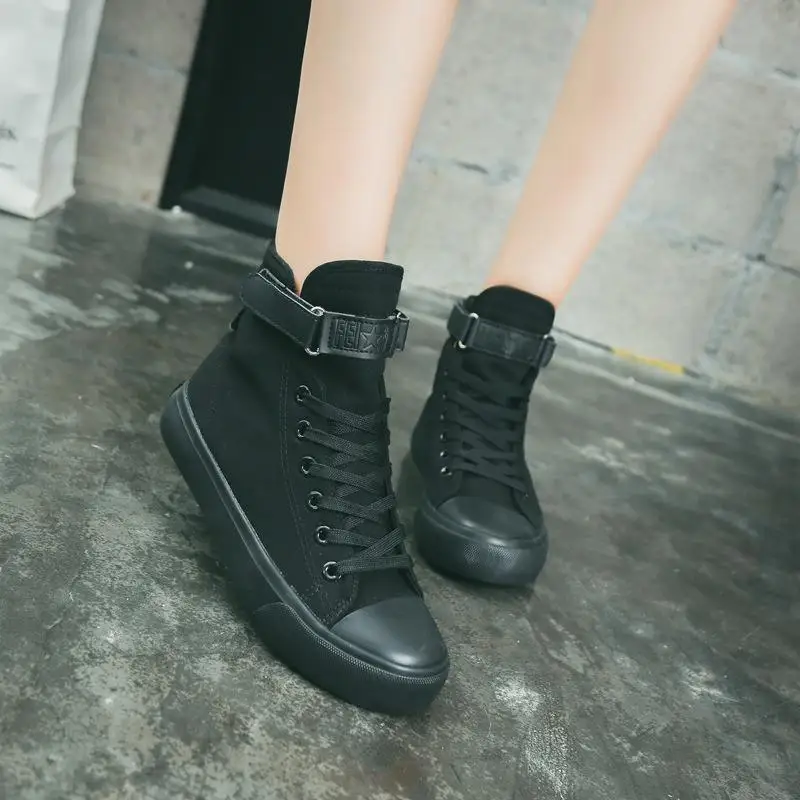 

2018 spring high help canvas shoes female dark fashion shoes students wild single shoes.
