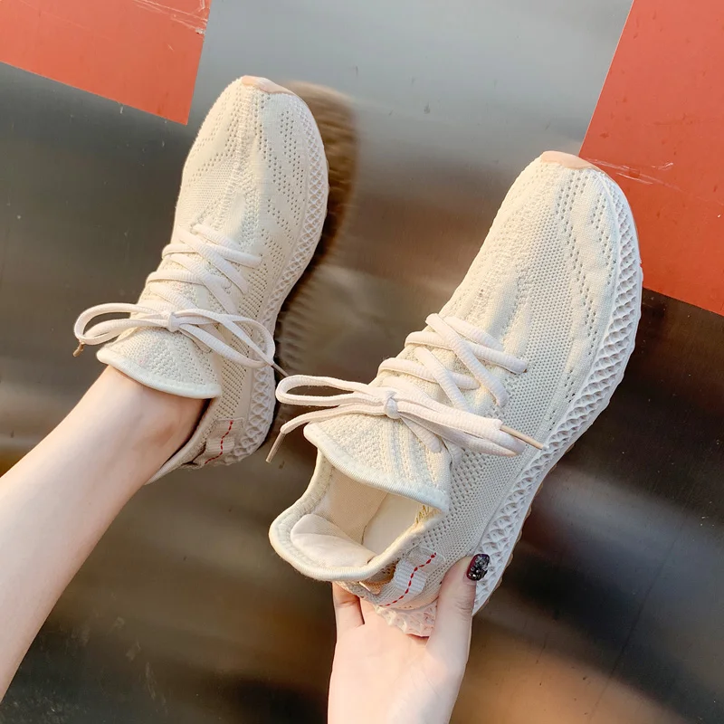 

2019 Stylish Four Seasons Running Shoes For Woman Air Breathable Lightweight Sports Shoes Black Red Woman Outdoor Gym Sneakers