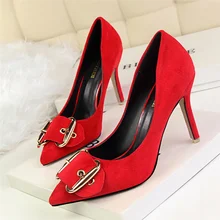Free shipping spring women’s retro shallow mouth high-heeled shoes pointed toe velvet buckle decoration single shoes