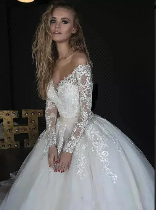 off-the-shoulder-lace-mermaid-wedding-dresses (2)