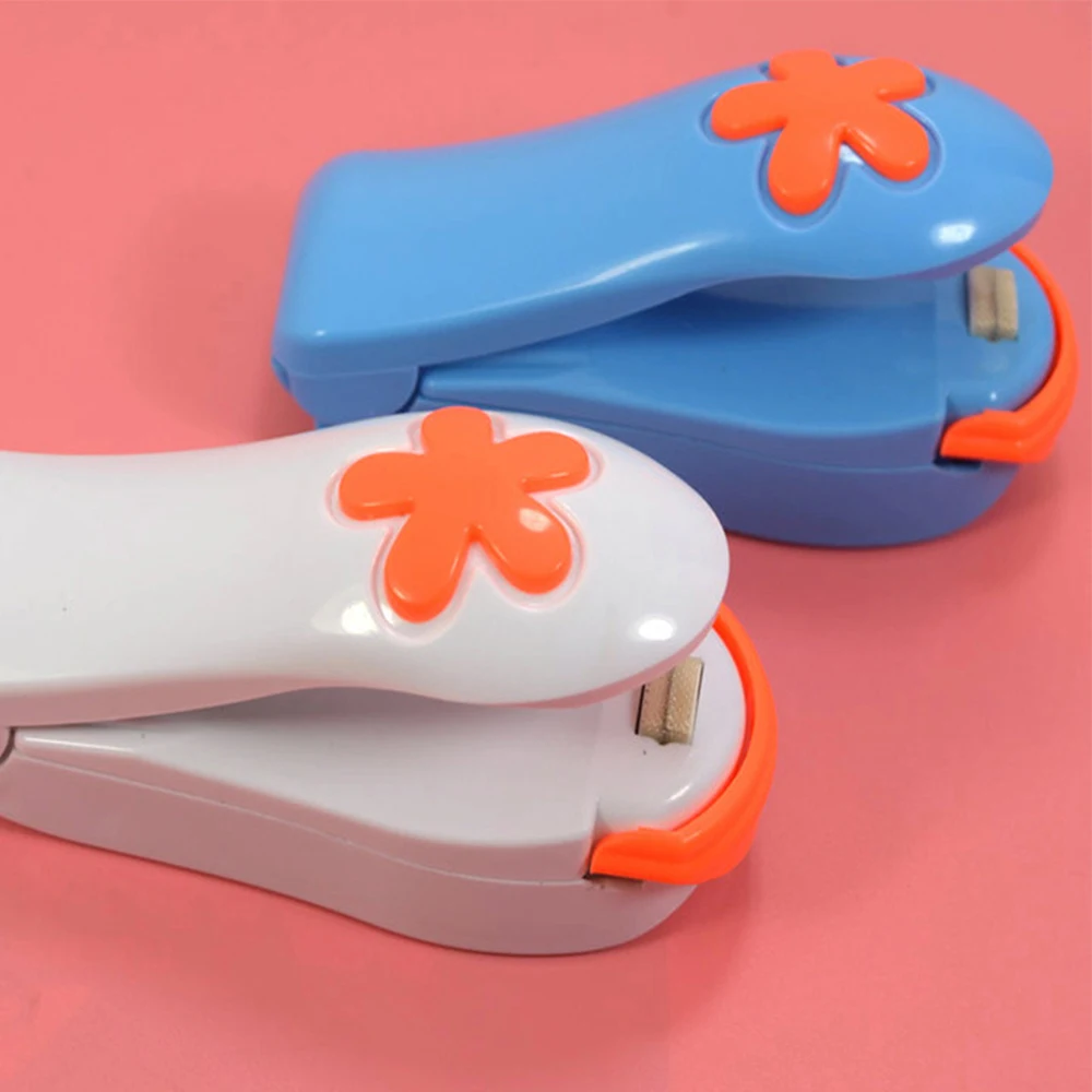 

Portable Bag Clips Handheld Mini Electric Heat Sealing Machine Impulse Sealer Seal Packing Plastic Bag Clip work with battery