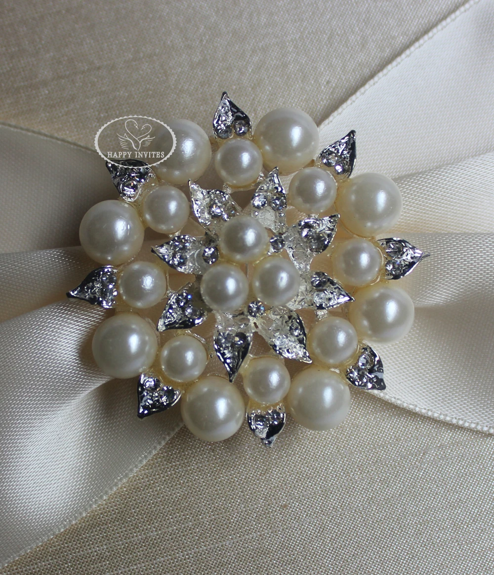 HI2019-25 Hot Sale Beige Silk Box with Brooch   More Colors Available