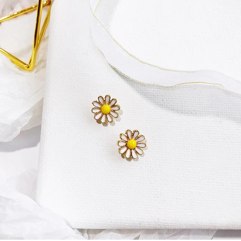 Korean Japan White Yellow Flower Drop Earrings Cute Small Daisy Long Dangle Earrings For Women Girl Gift Summer Jewelry