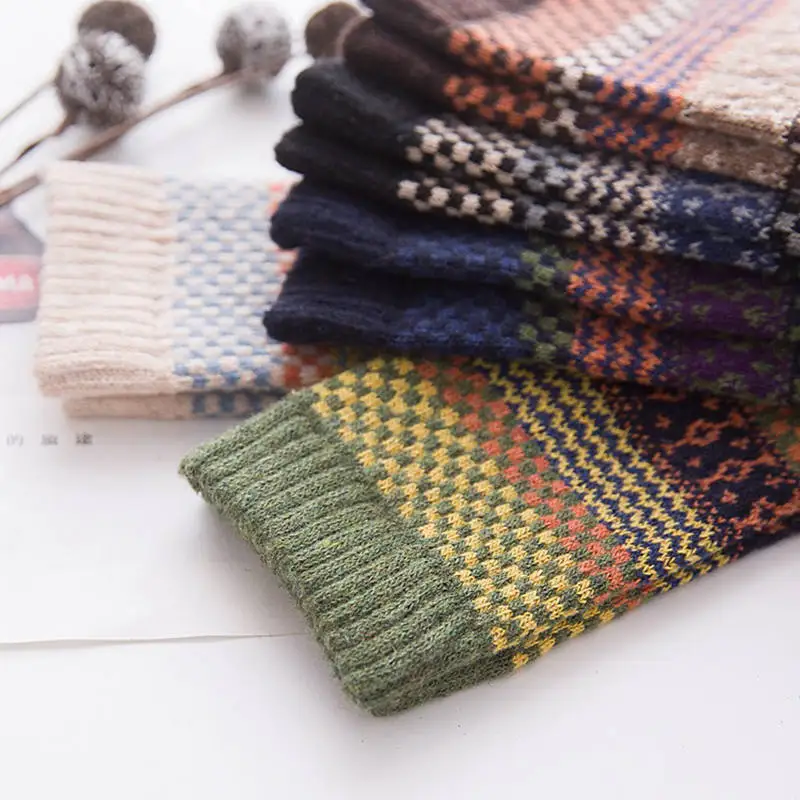 Vintage Men Wool Socks Ethnic Style Geometric Plaid Socks Fashion Male Striped Middle Tube Sock Winter Warm Man Cotton Clothing (23)