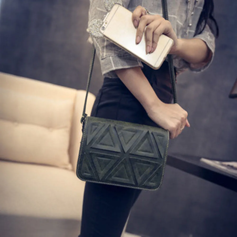 2016 The New Triangle Stitching Retro Fashion famose Handbag Messenger font b Bag b font borse