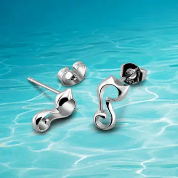 

Korean fashion sweet sterling silver stud earrings.cat earrings.Small adorn article, delicate and simple