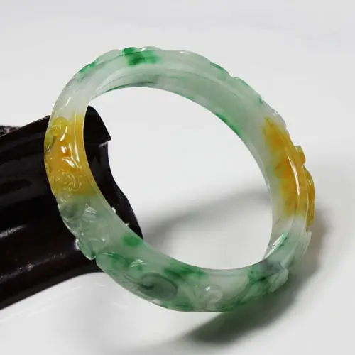 

2716 Beautiful Hand-carved Emerald Green Jadeite Jade Gems Bracelet Bangle