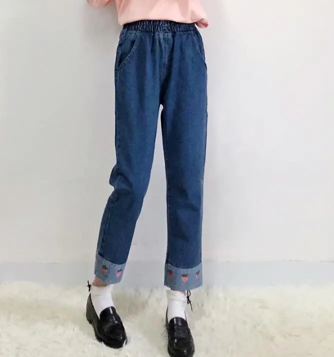 Джинсы "Лолита" для девочек женские весенние студенческие свободные в Корейском стиле с вышивкой в виде ягод клубники теплые штаны, Тонкие штаны девять процентов прямые джинсовые штаны TBML01