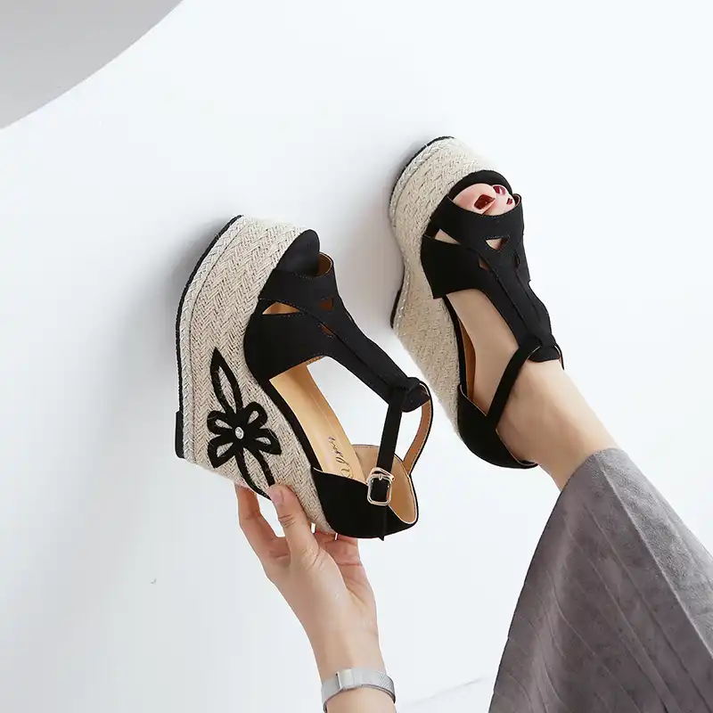 salto alto grosso plataforma