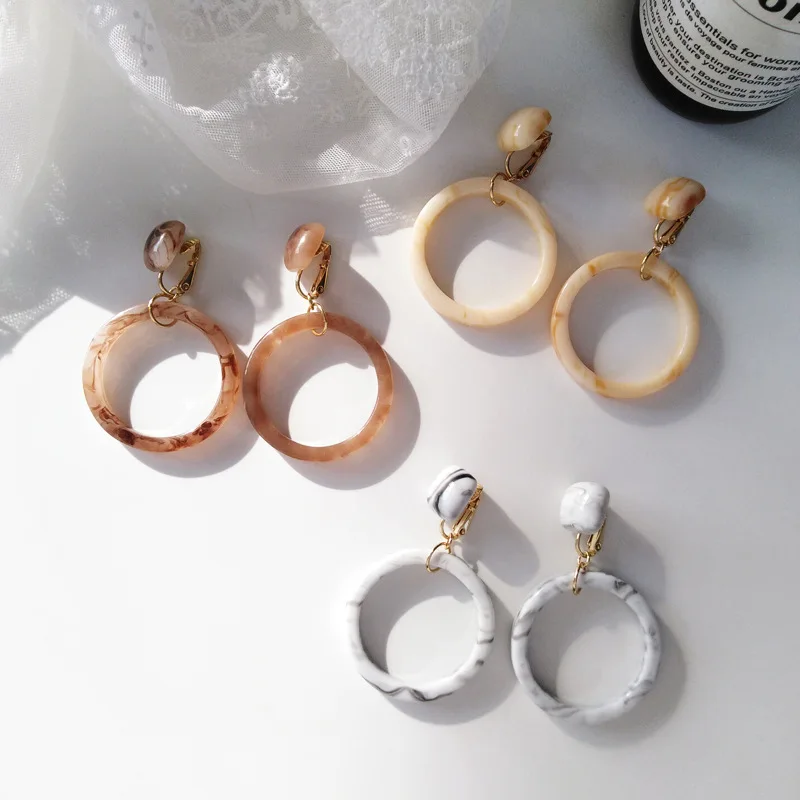 muticolored Geometry Hollowed out Circle Clip Earrings Without Piercing Women Big Round Resin Clip on Earring No Pierced Hole