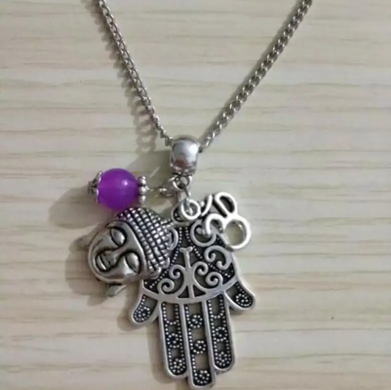 Collar vintage mano de Buda y Om 3D – joyería espiritual
