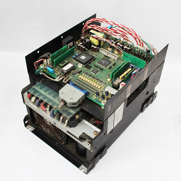 

FUJI servo drive controller FRN005M3-21 used in good condition