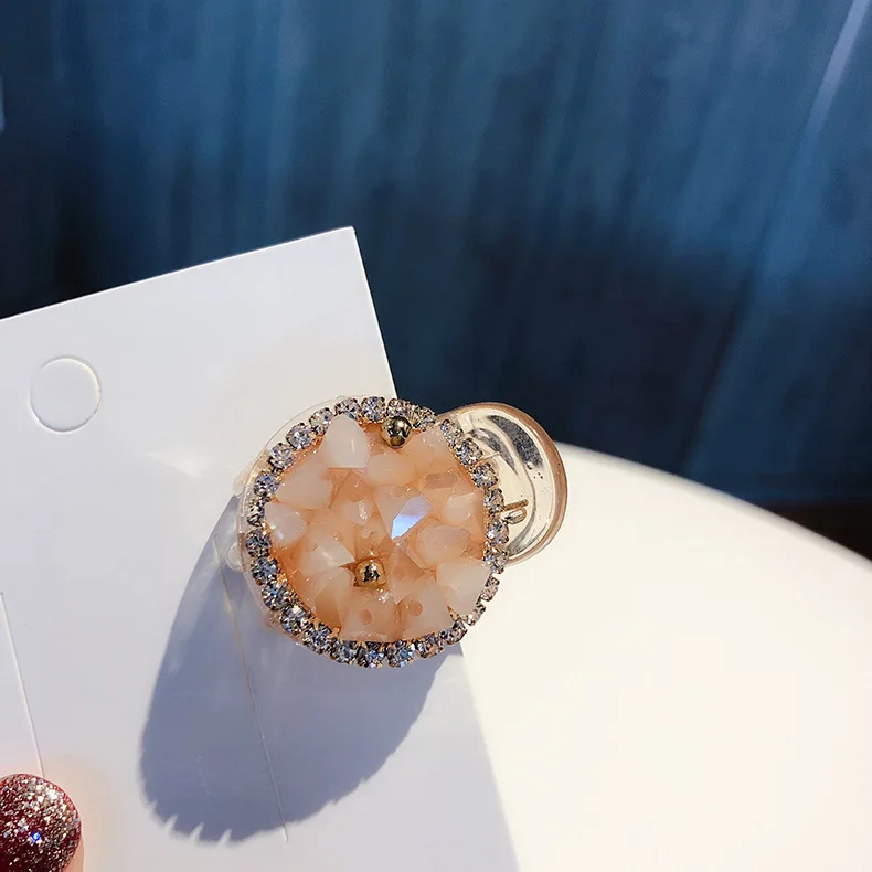 10797610545_1401670587