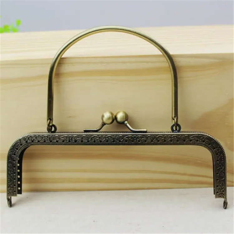 

Syunss,18CM 2PCS/Lot Bronze Retro Embossing Purse Frame Square Handle Coin Purse Metal Frames Cluth DIY Sewing Bag Accessories