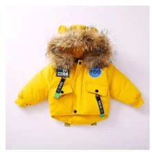 Детская зимняя плотная теплая одежда Новинка года, модное желтое пальто с капюшоном и меховым воротником для маленьких мальчиков куртка с карманами и героями мультфильмов для девочек возрастом от 2 до 5 лет