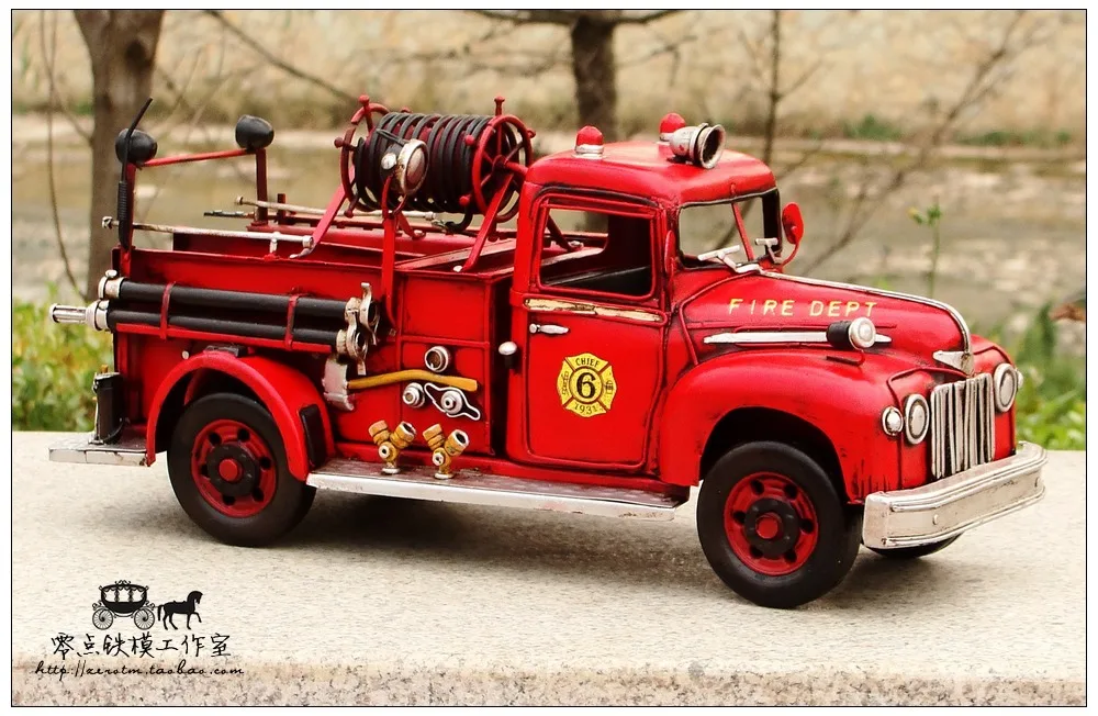 Collectible Mini Classic Car Ornaments Collectible Mini Classic Car Ornaments