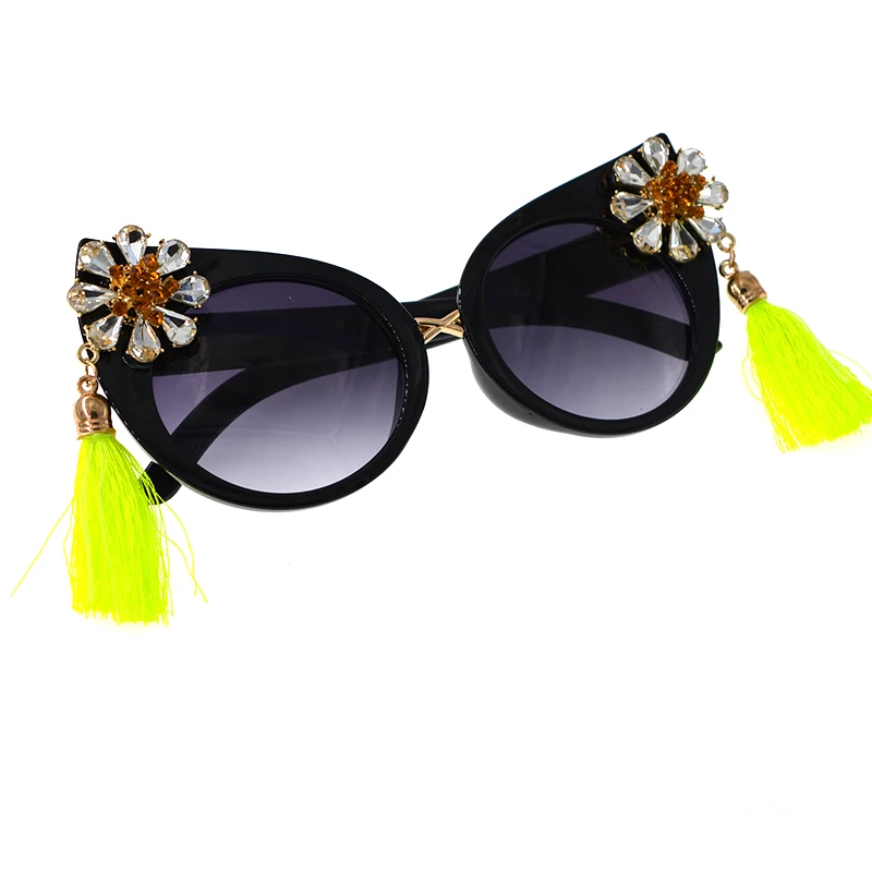 2018 барокко Круглые Солнцезащитные очки Женщины кисточкой жемчужное украшение стразами солнцезащитные очки большой кадр круглые женские