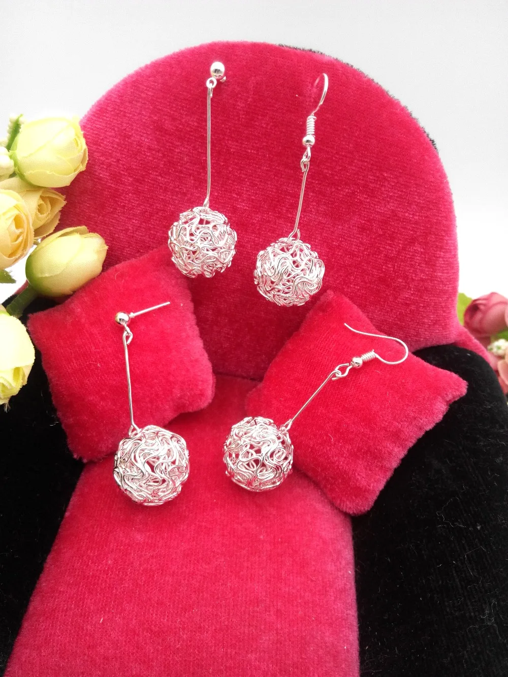 

Hot 1 Pair Fashion Hollow Ball Drop Earrings For Women Elegant Long Dangle Earrings Wedding Party Bride Jewelry Gift