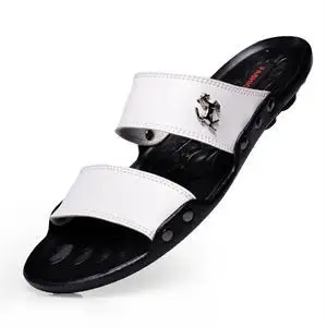 Повседневные известные брендовые новые красивые мужские сандалии; шлепанцы; Летние вьетнамки; пляжная Мужская обувь; кожаные сандалии; zapatos hombre - Цвет: Белый
