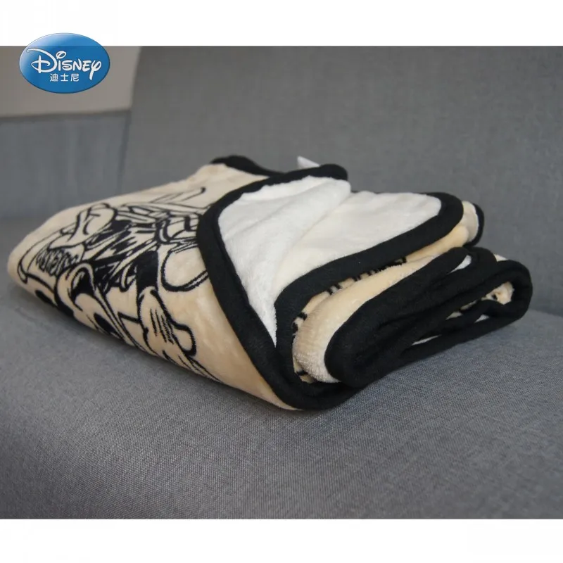 Mickey mouse blanket (6)