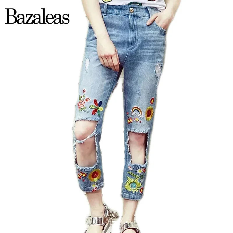 

Bazaleas 2017 Flower Embroidered Mom Jeans Female Blue Casual Pants Capris Spring Pockets Jeans Women pants