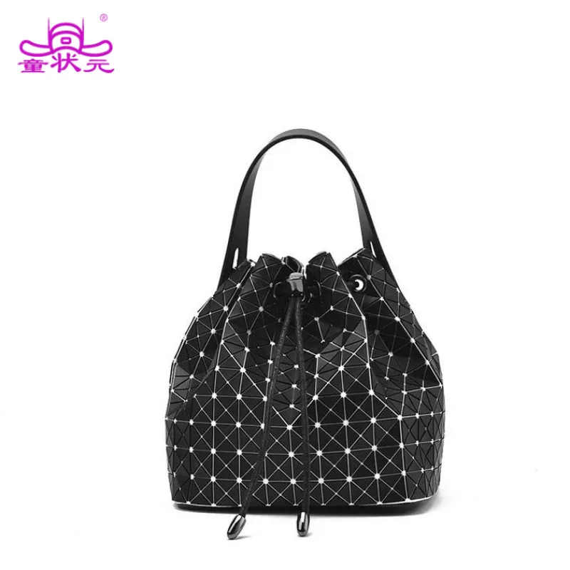 

TZY New Fashion Women Luminous sac Bag Diamond Tote Geometry Quality Female Shoulder Bags Laser Plain Folding Handbags