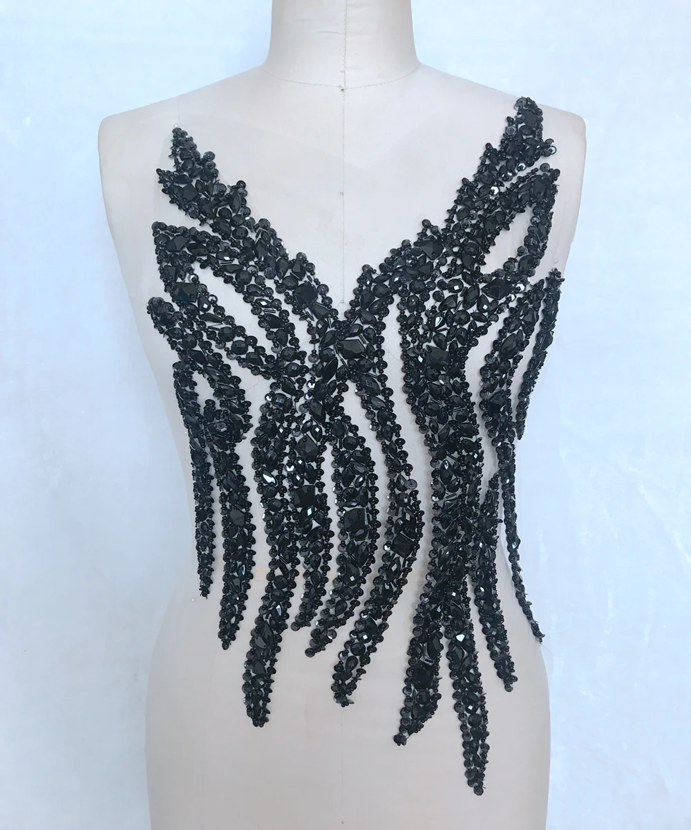 Billig Handmade schwarz kristall patches nähen auf Strass applique auf weiß mesh mit steine pailletten perlen 54*29 cm für top kleid