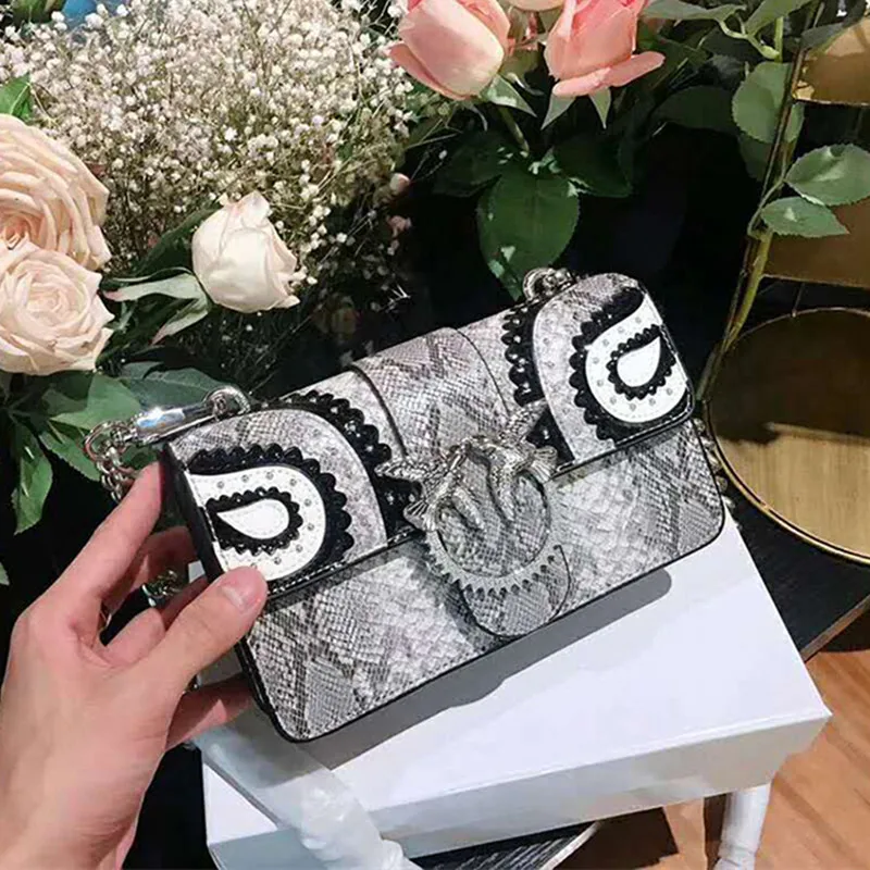 13 Color Genuine Leather Swallow Bag Python Pattern Diamond Lace Chains Shoulder Bag Famous Brand Women Handbag Original Quality
13 Color Genuine Leather Swallow Bag Python Pattern Diamond Lace Chains Shoulder Bag Famous Brand Women Handbag Original Quality