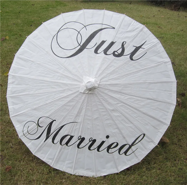 

50pcs/lot Mr. & Mrs. Just Married Wedding Paper Parasols Chinese Craft Umbrellas Adult Size Wedding Bridal Favor Photo Props