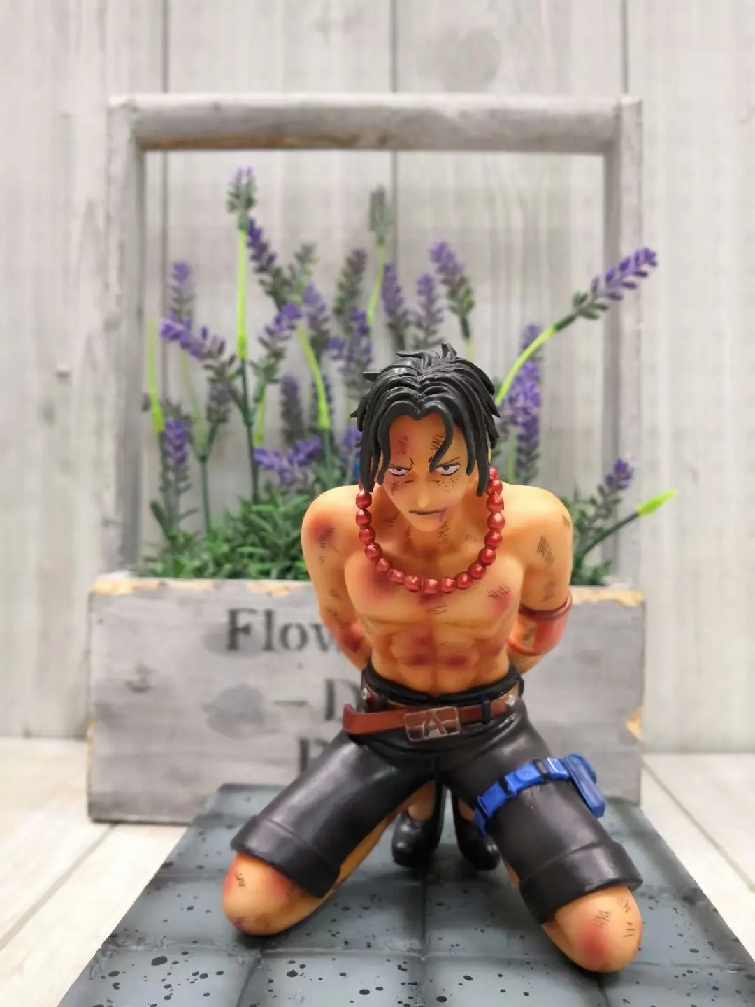 

Anime ONE PIECE Portgas D Ace with Kneels Down Figure Model Toys